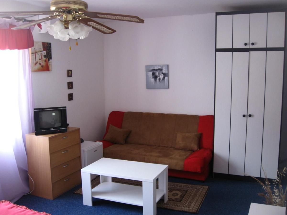 Madam Svetlana Bed and Breakfast Tivat Exterior foto